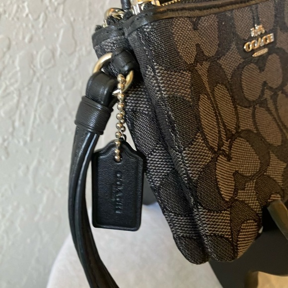 Coach: Black & Gray Signature Double Zip Wristlet- Silver Tone - Picture 3 of 15